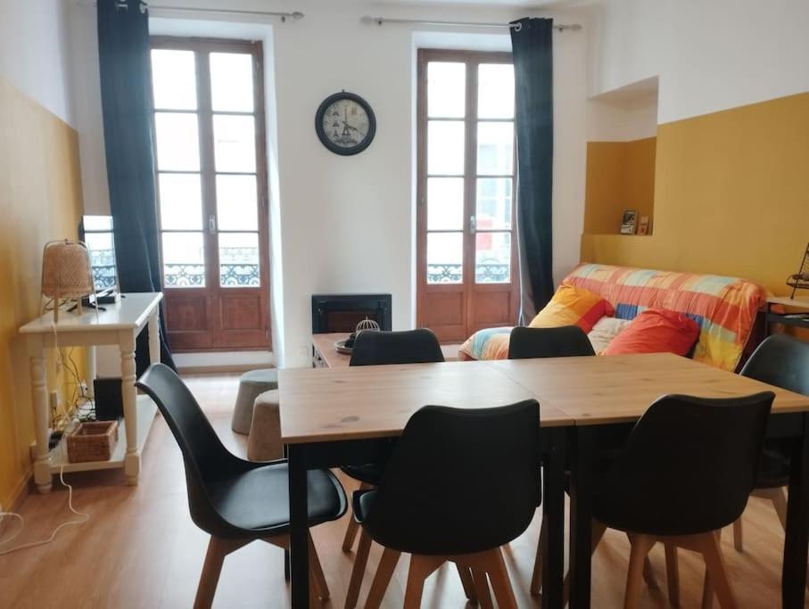 Appartement En Plein Centre. Carpentras Eksteriør billede