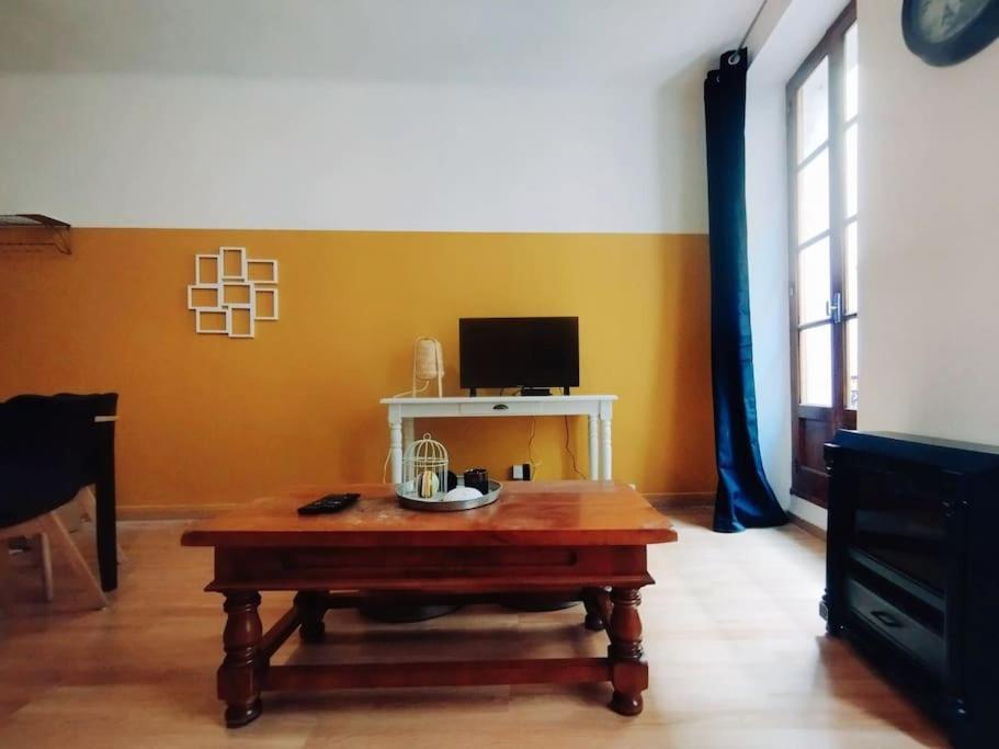 Appartement En Plein Centre. Carpentras Eksteriør billede